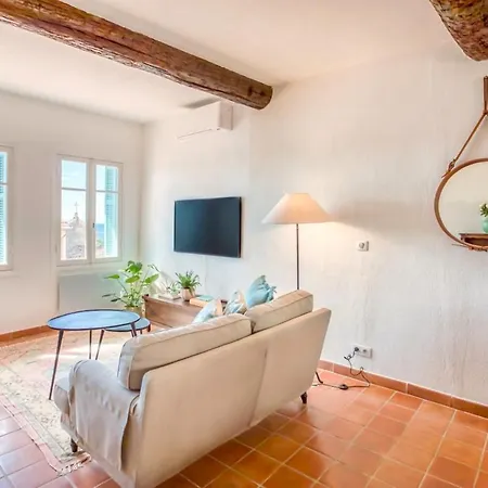 #50 Staywiz Us - Contesso Duplex -1bdr, Sea View Terrace & Ac Apartment