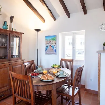 #50 Staywiz Us - Contesso Duplex -1bdr, Sea View Terrace & Ac Apartment *